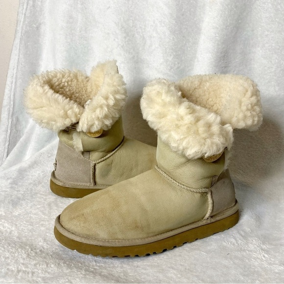 UGG Shoes - UGG Bailey button fold over white sand tan shearling boots women’s size 8
